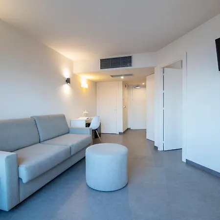 El Puerto By Pierre מלון