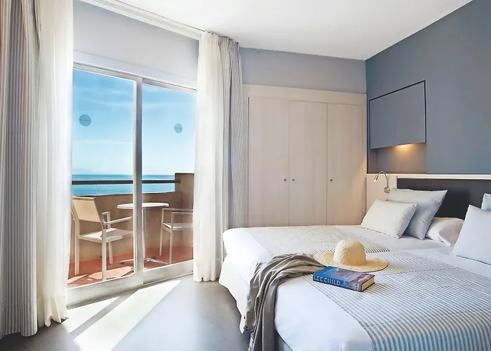 El Puerto By Pierre Hotel 3*