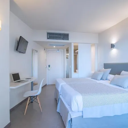 فندق إل بويرتو من بيير فاكانسيز فوينخيرولا