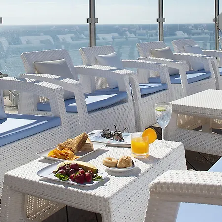 فندق إل بويرتو من بيير فاكانسيز فوينخيرولا