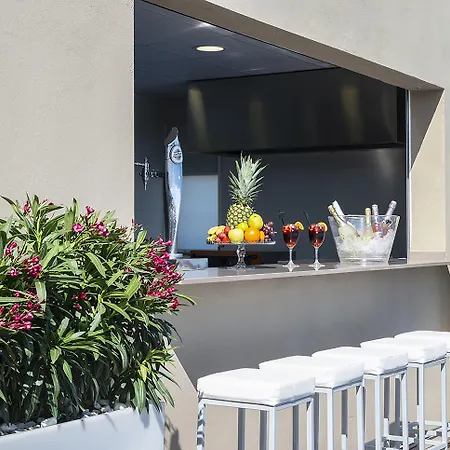 إل بويرتو من بيير فاكانسيز فوينخيرولا