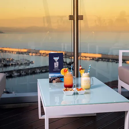 El Puerto By Pierre Szálloda