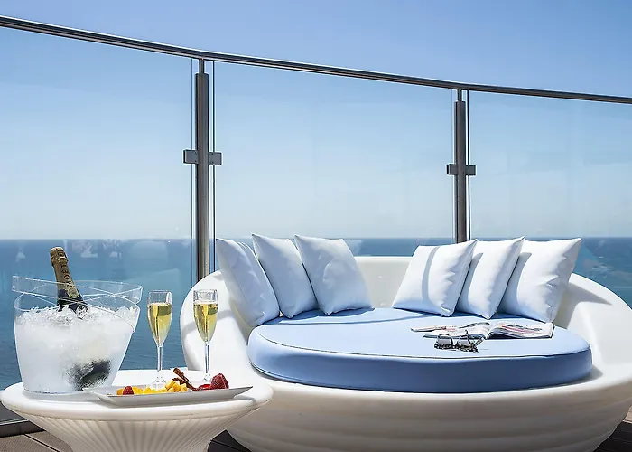 爱尔波多皮埃尔假日酒店 3* 丰希罗拉