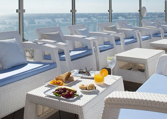 ホテル エル プエルト バイ ピエール バカンス フエンヒロラ