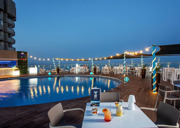 ホテル エル プエルト バイ ピエール バカンス フエンヒロラ