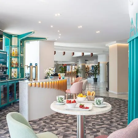 Hotel El Puerto By Pierre 3*