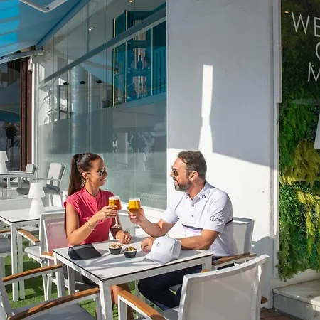 El Puerto By Pierre Hotel 3*