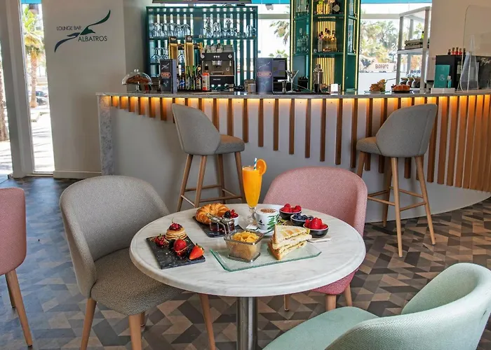 إل بويرتو من بيير فاكانسيز فوينخيرولا