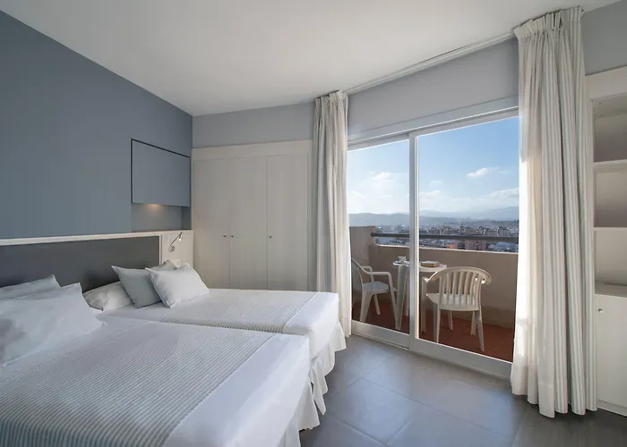 El Puerto By Pierre Fuengirola